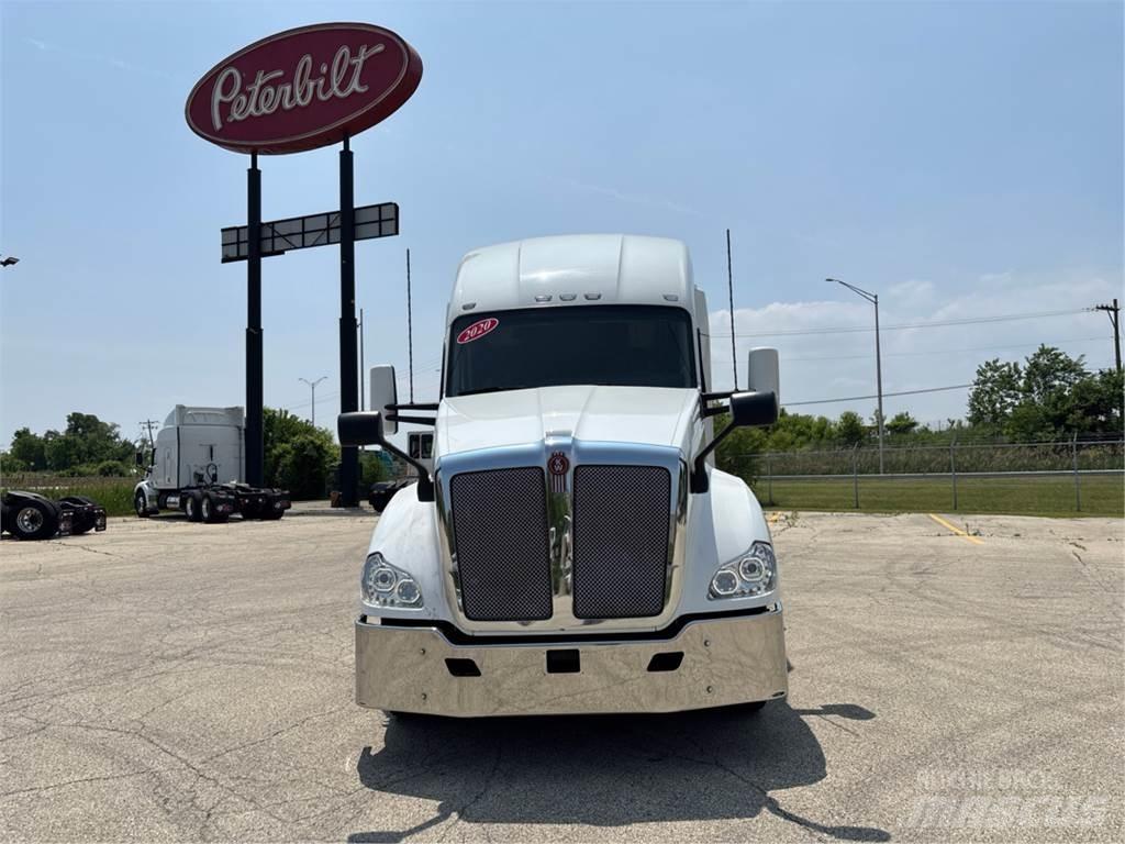 Kenworth T680 Τράκτορες