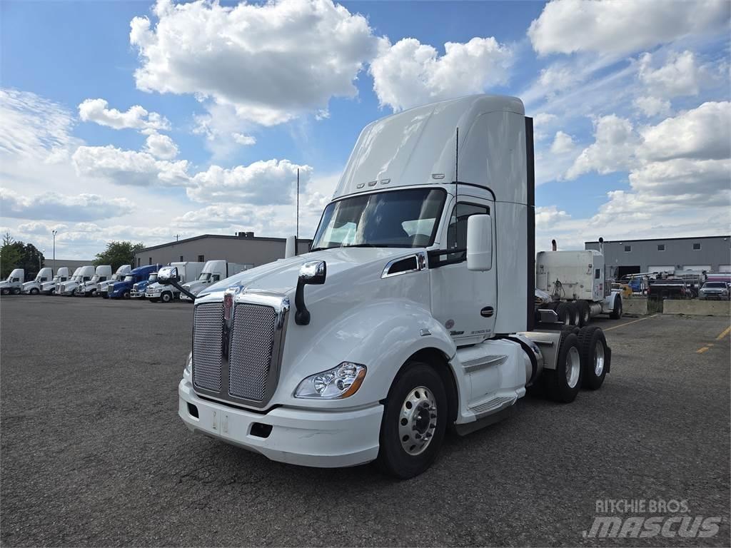 Kenworth T680 Τράκτορες