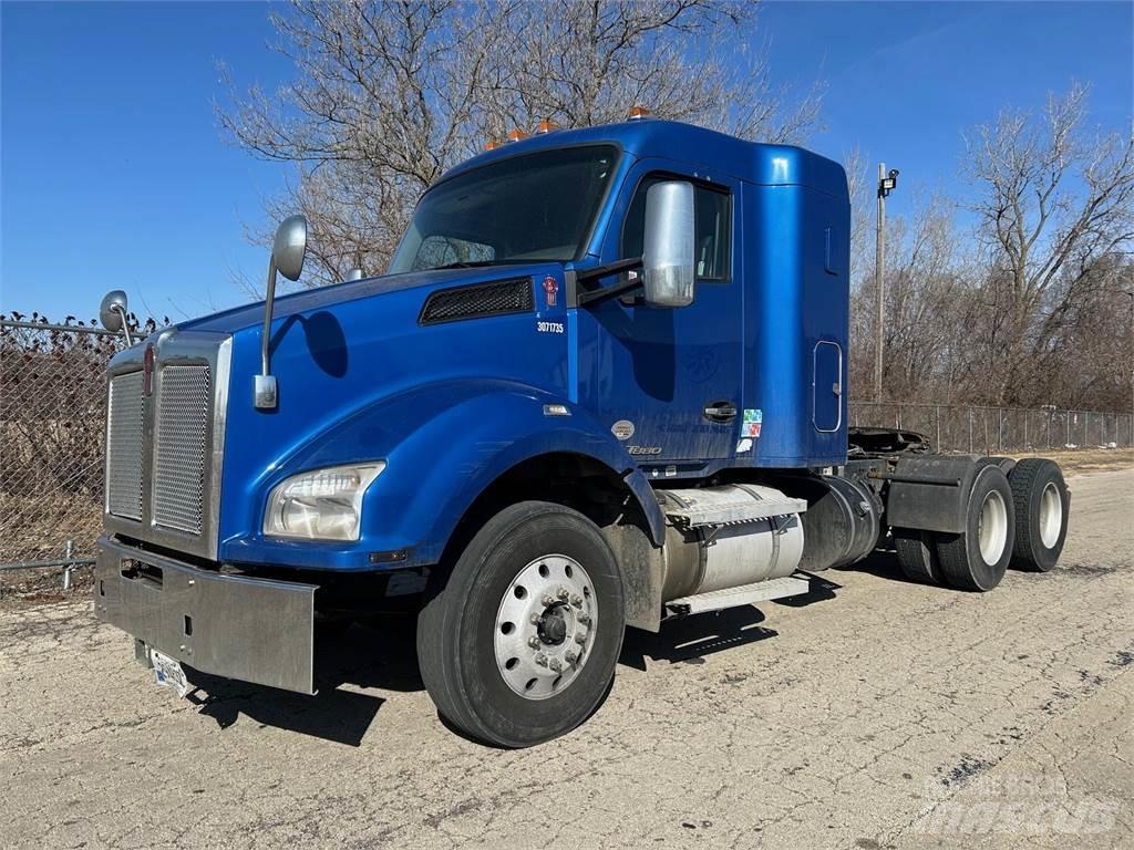 Kenworth T880 Τράκτορες