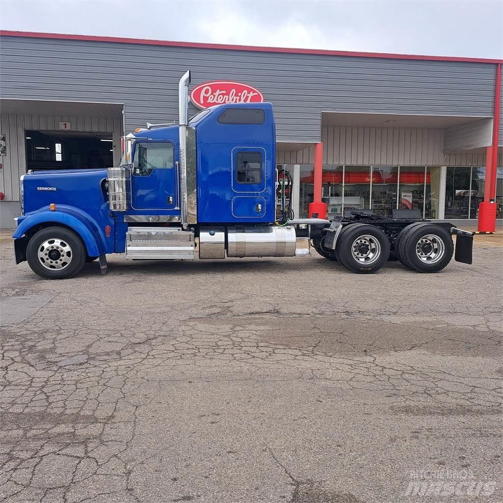 Kenworth W900 Τράκτορες