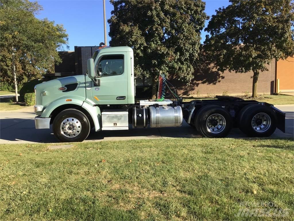 Peterbilt 567 Τράκτορες