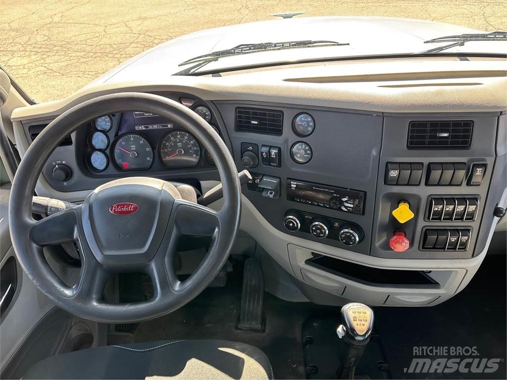 Peterbilt 567 Τράκτορες