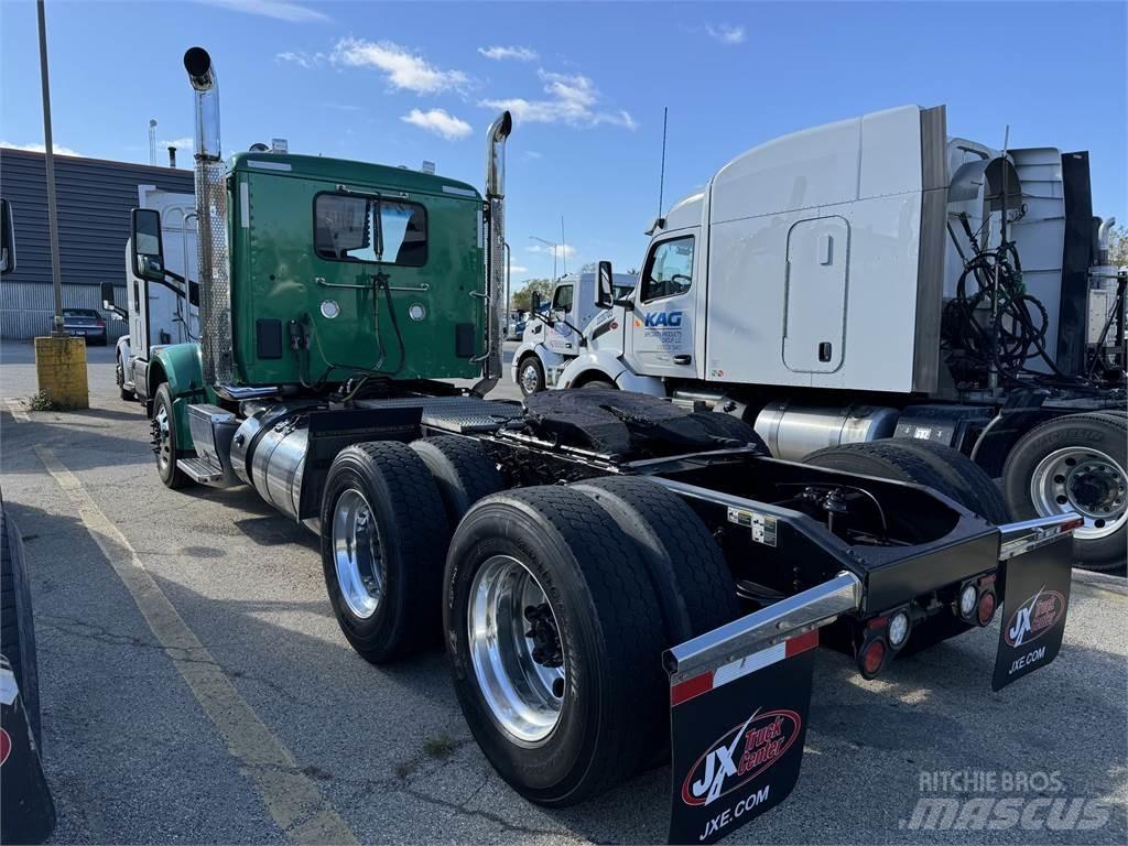 Peterbilt 567 Τράκτορες