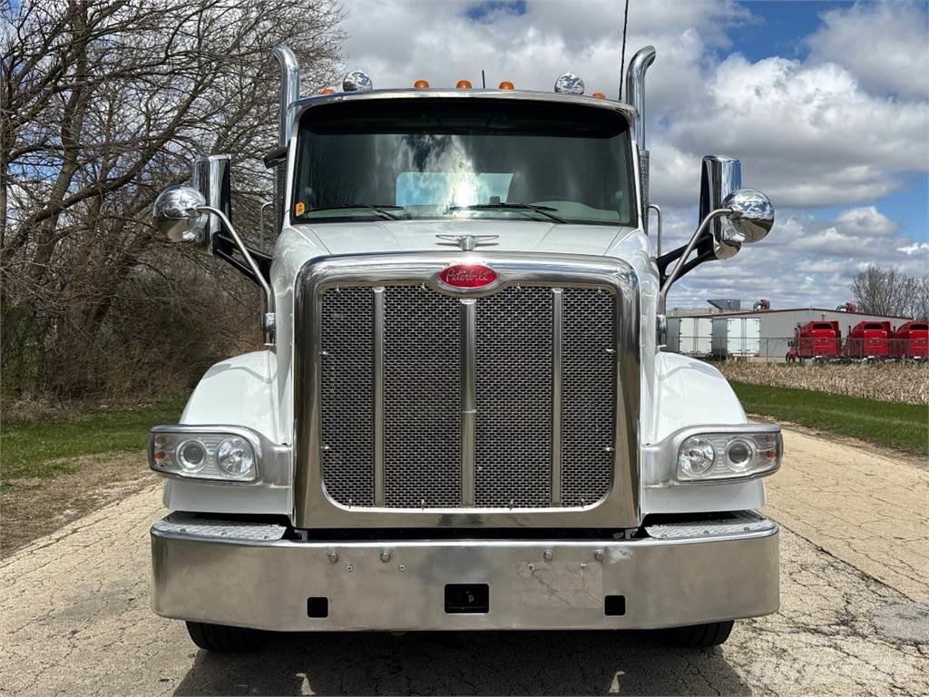 Peterbilt 567 Τράκτορες