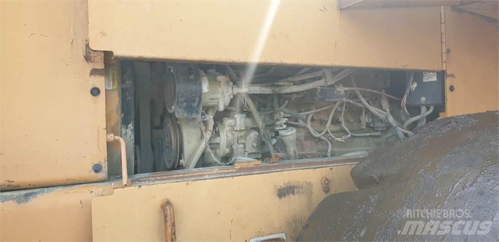 CASE 921 B Φορτωτές με λάστιχα (Τροχοφόροι)