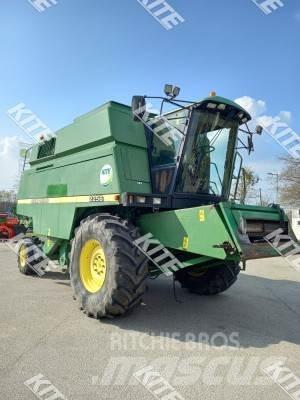 John Deere 2256 2WD Θεριζοαλωνιστικές μηχανές