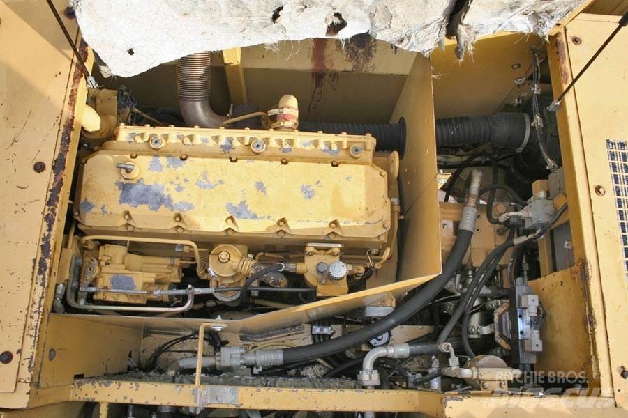CAT 214B Εκσκαφείς με τροχούς - λάστιχα