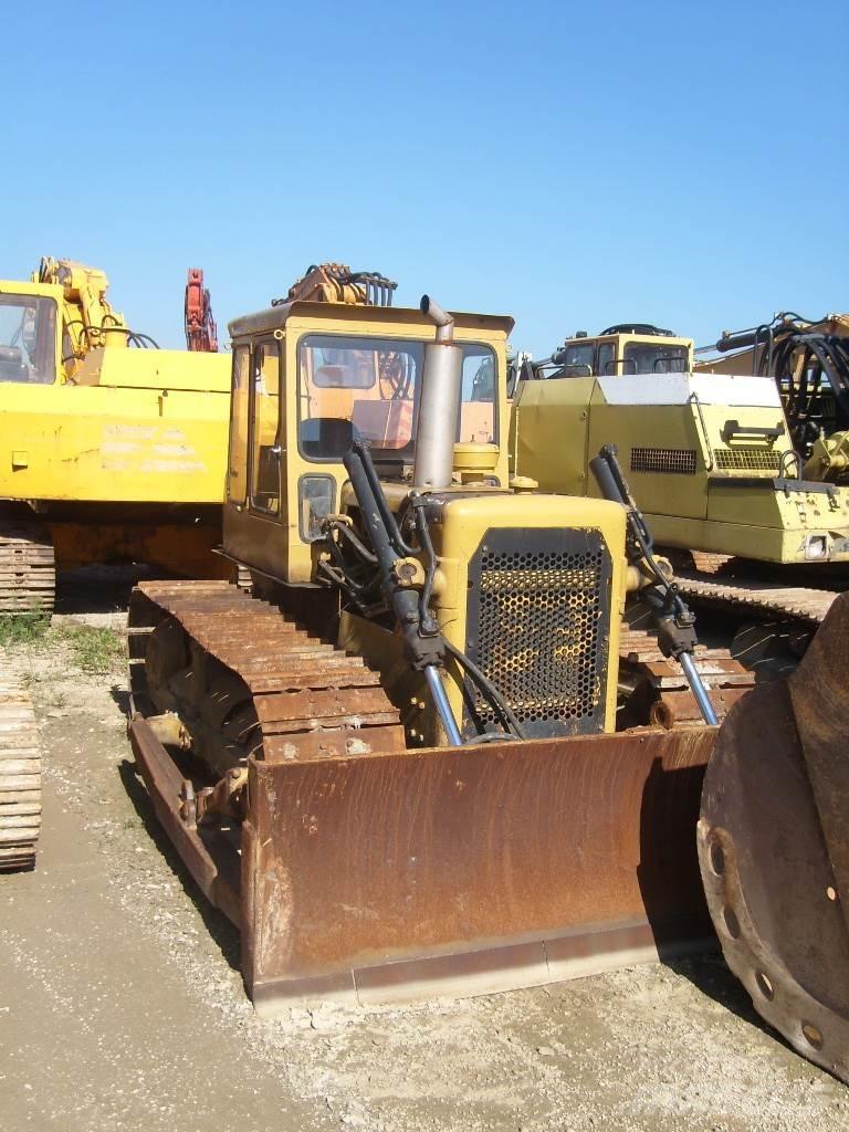 CAT D4 Μπουλντόζες με ερπύστριες