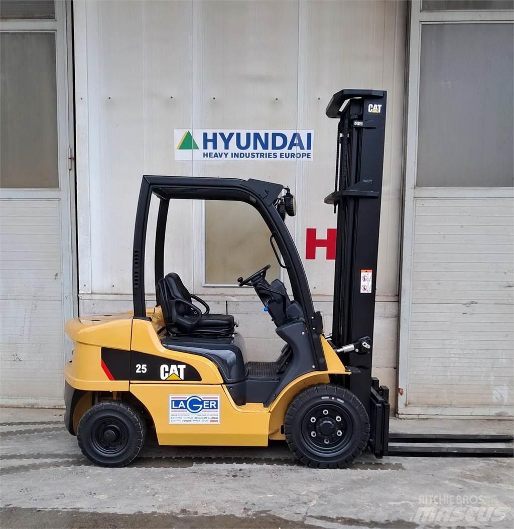 CAT DP25N Πετρελαιοκίνητα Κλαρκ