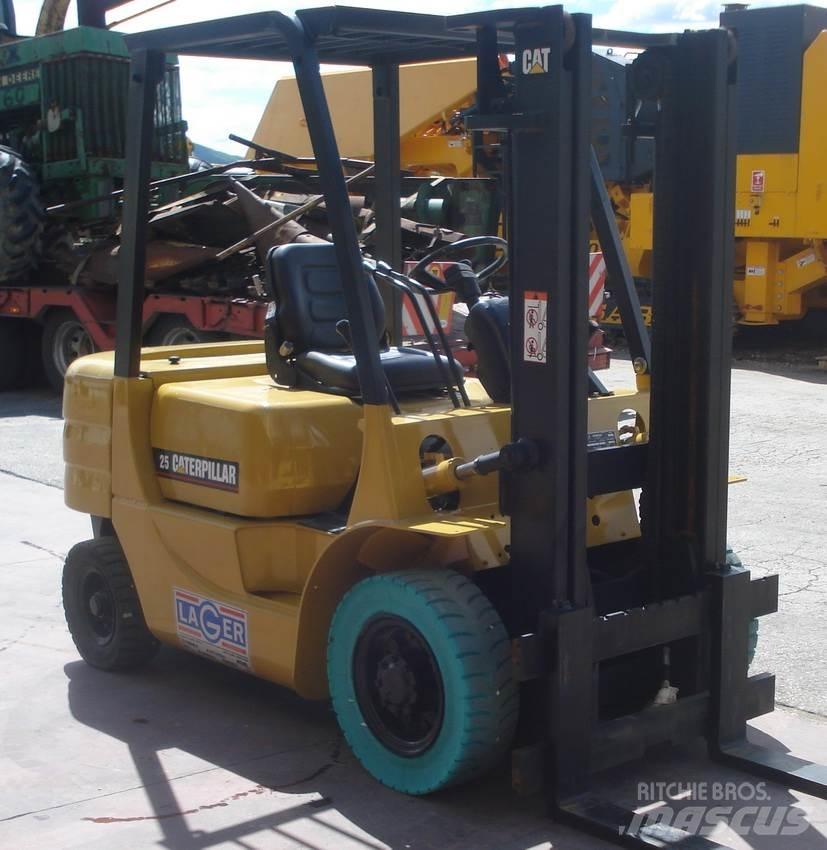 CAT GP25 Περονοφόρα ανυψωτικά κλαρκ με φυσικό αέριο LPG