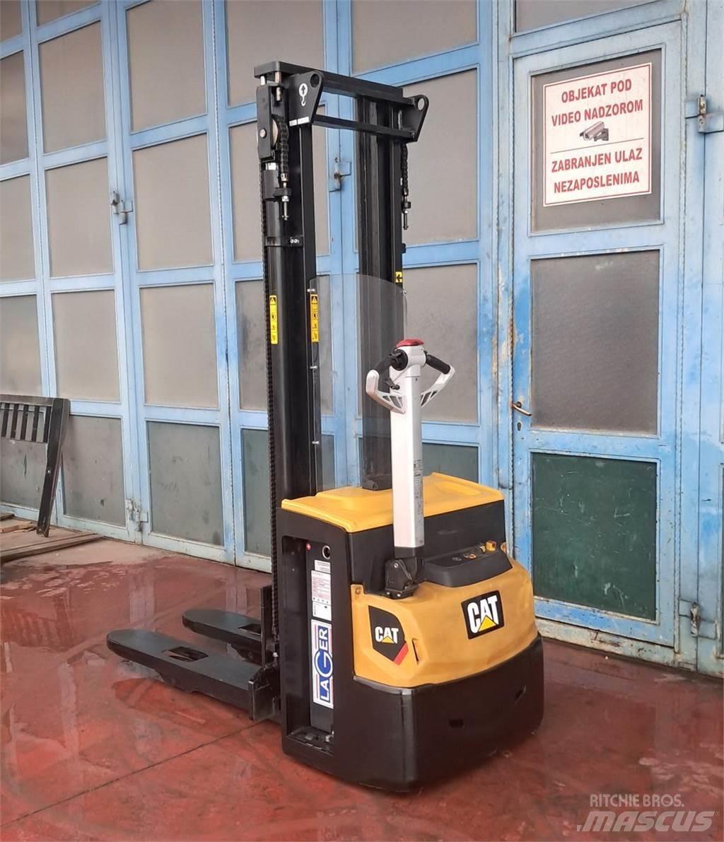 CAT NSP12N2 Χειροκίνητο περονοφόρο ανυψωτικό