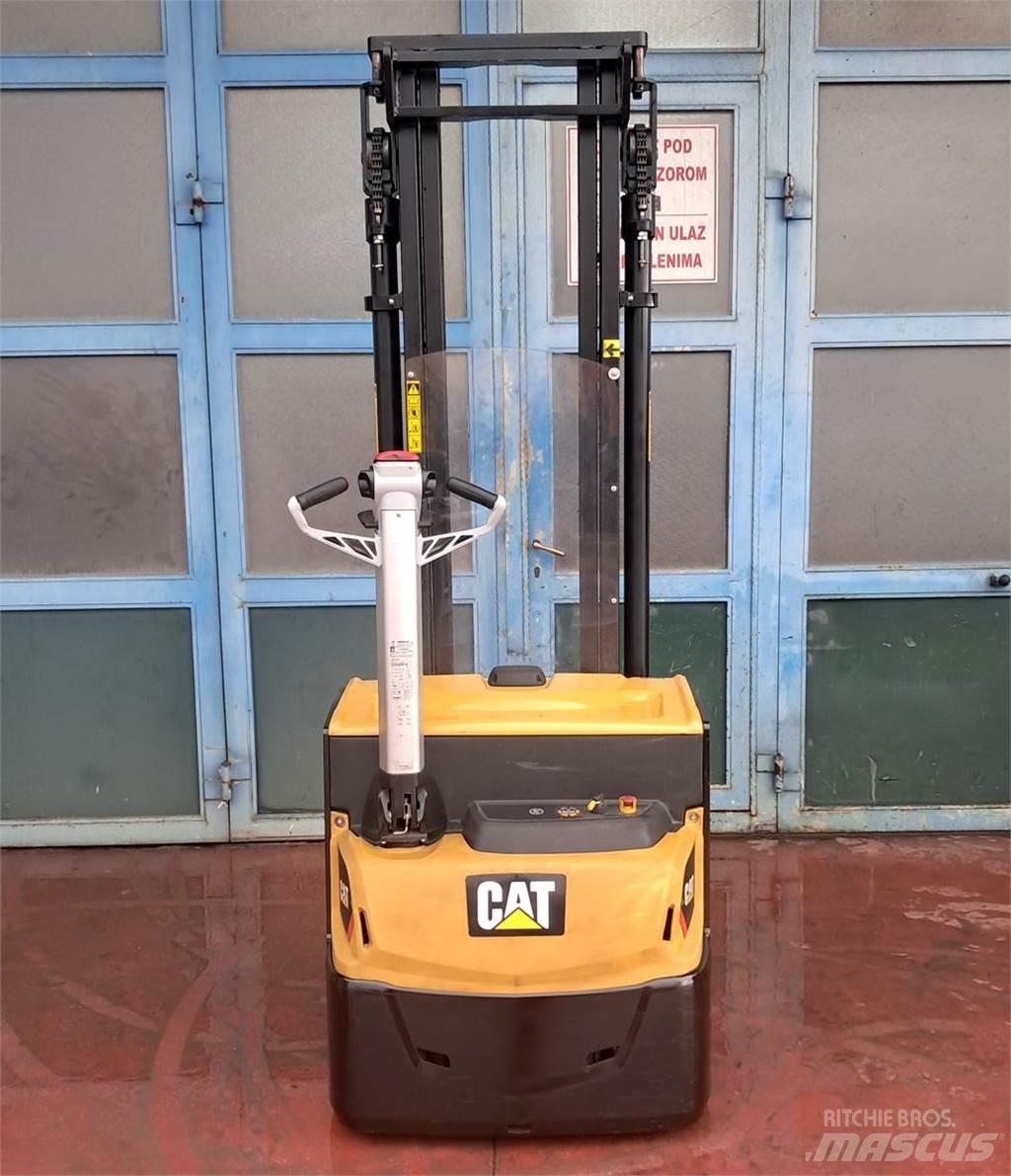 CAT NSP12N2 Χειροκίνητο περονοφόρο ανυψωτικό