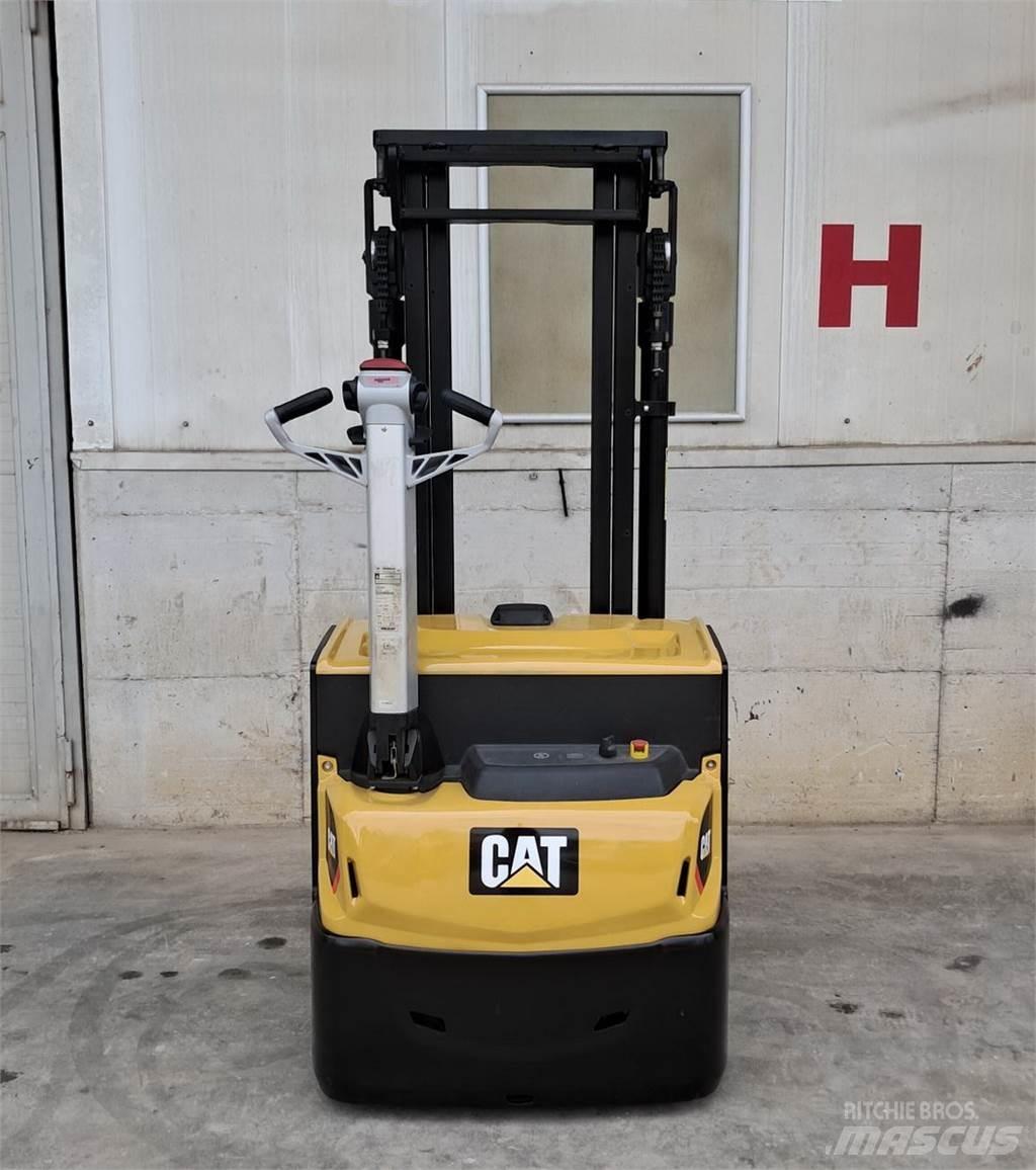 CAT NSP12N2 Χειροκίνητο περονοφόρο ανυψωτικό
