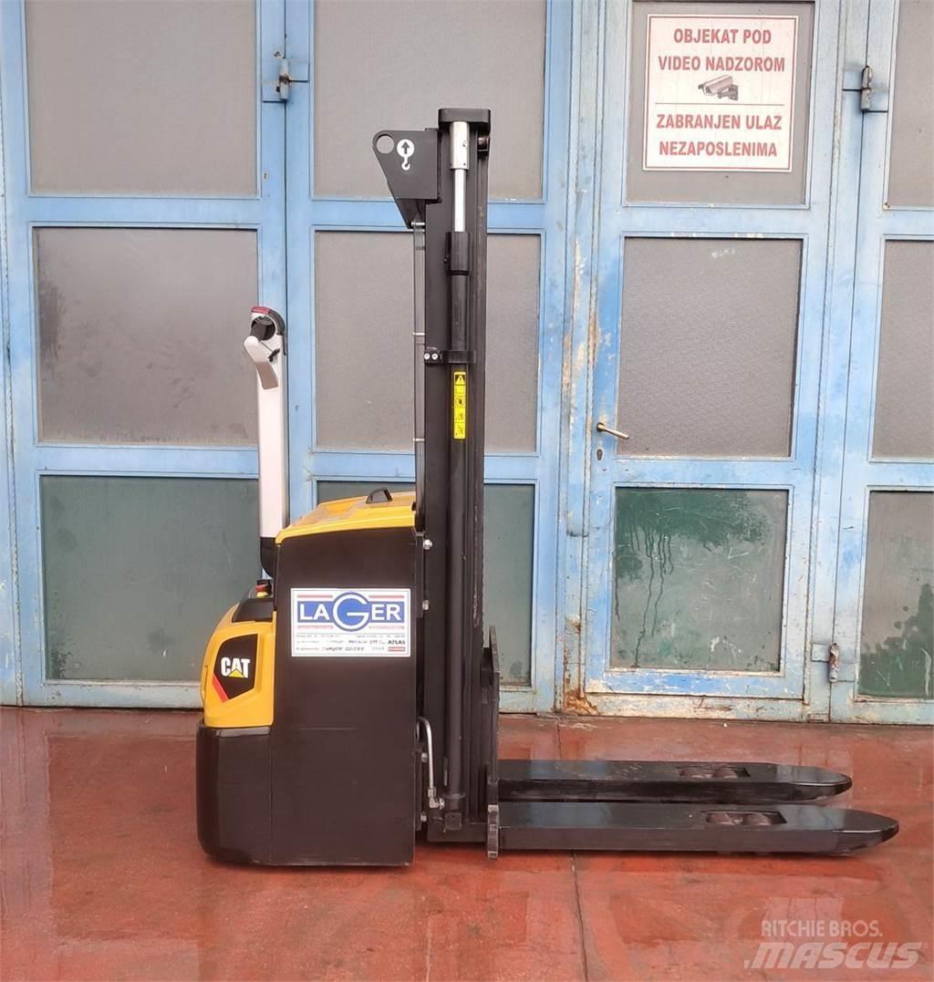 CAT NSP16N2 Χειροκίνητο περονοφόρο ανυψωτικό