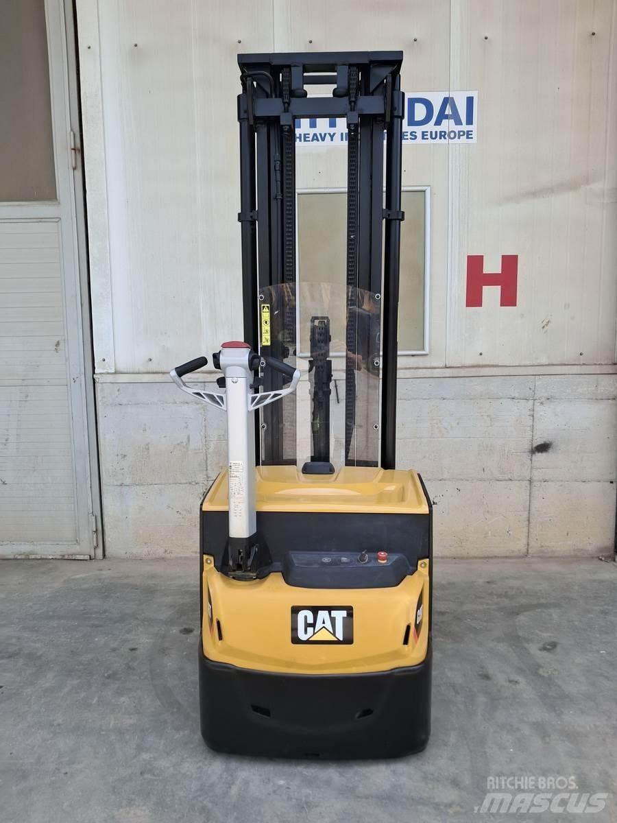 CAT NSP16N2 Χειροκίνητο περονοφόρο ανυψωτικό