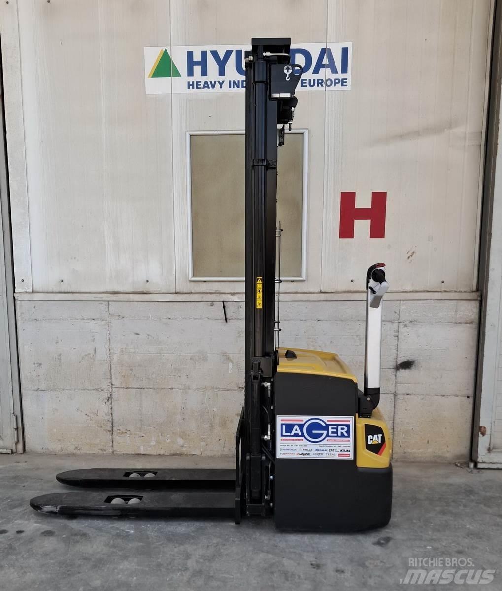 CAT NSP16N2 Χειροκίνητο περονοφόρο ανυψωτικό