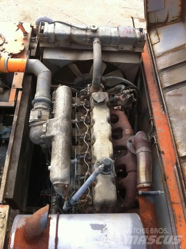 Hitachi UH 103 Εκσκαφείς με ερπύστριες