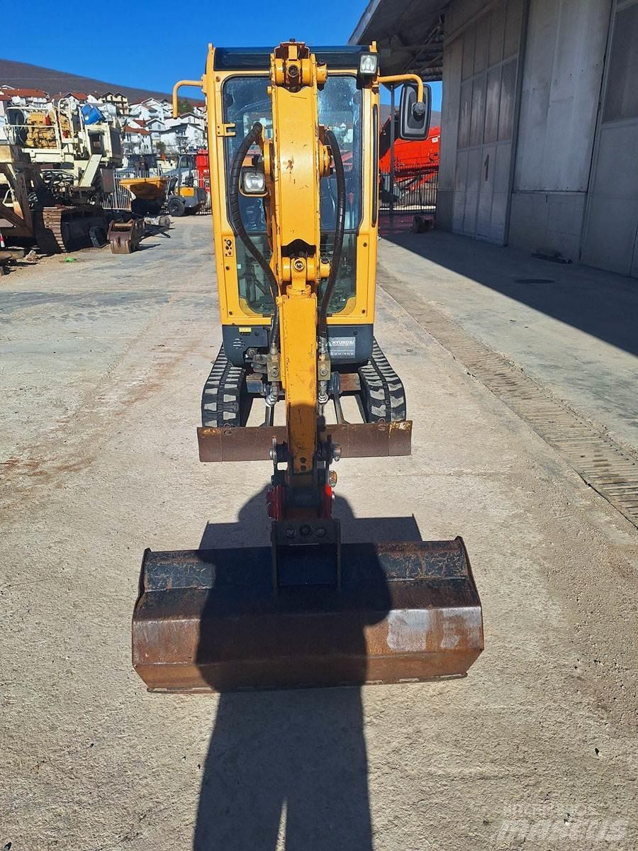 Hyundai 16-9 Εκσκαφάκι (διαβολάκι) < 7t
