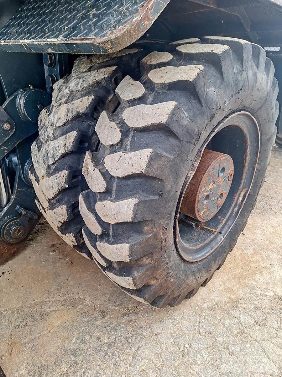 Hyundai R210W-9 Εκσκαφείς με τροχούς - λάστιχα
