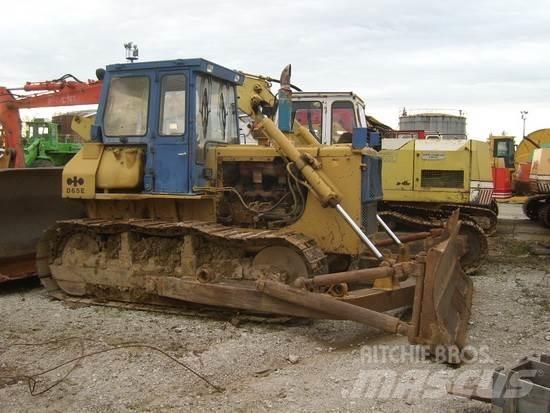 Komatsu D65E-8 Μπουλντόζες με ερπύστριες