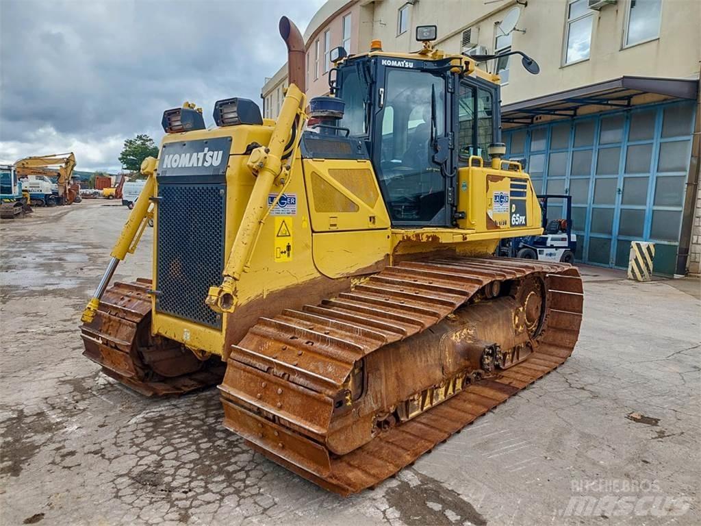 Komatsu D65PX-17 Μπουλντόζες με ερπύστριες