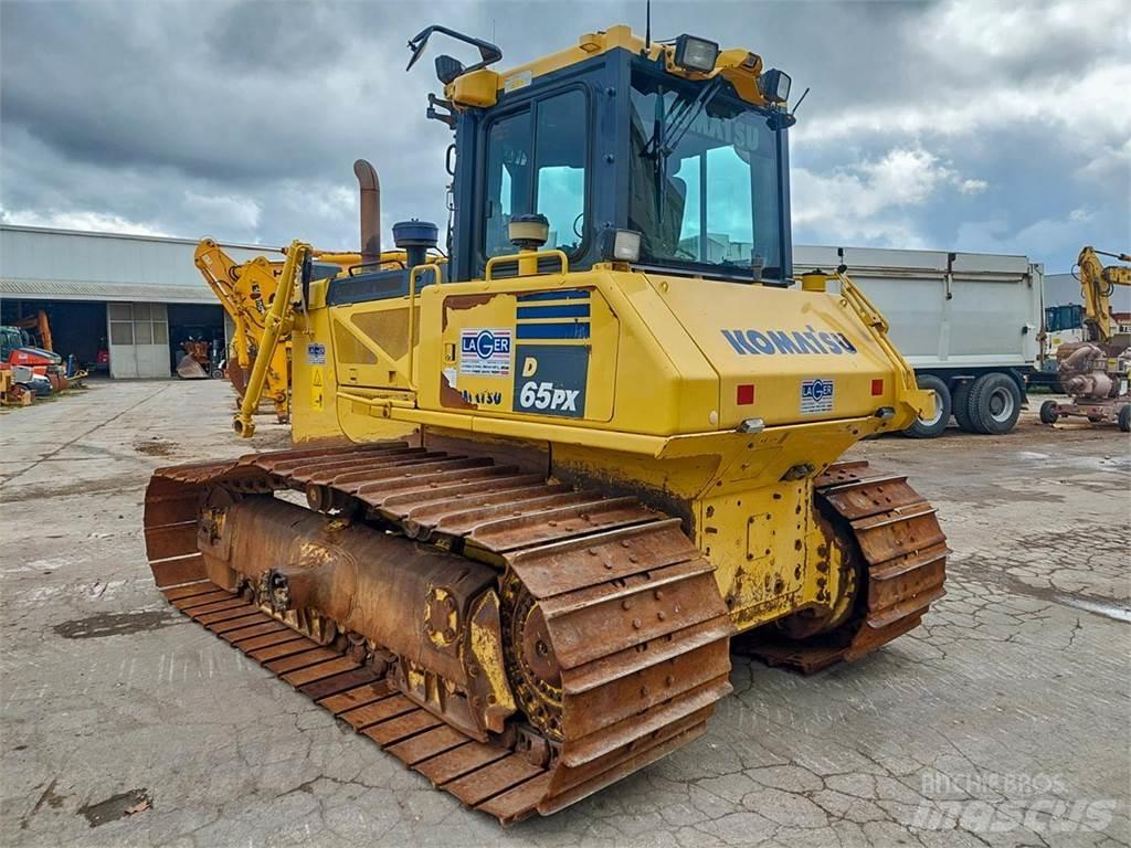 Komatsu D65PX-17 Μπουλντόζες με ερπύστριες