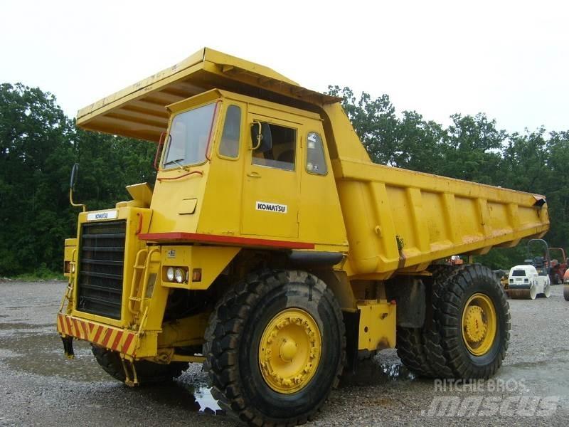 Komatsu HD325-5 Dumpers εργοταξίου