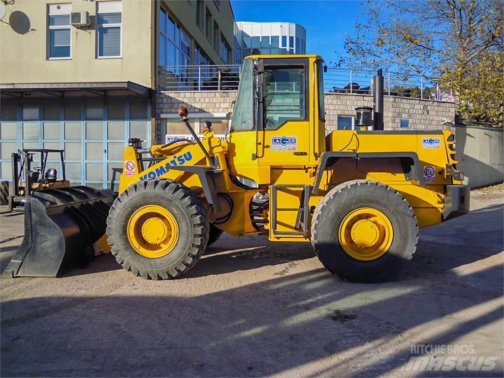 Komatsu WA270 Φορτωτές με λάστιχα (Τροχοφόροι)