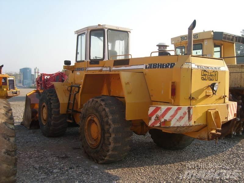 Liebherr L 551 Φορτωτές με λάστιχα (Τροχοφόροι)