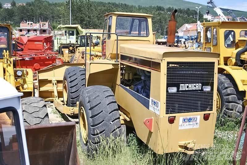 Michigan 2803 Μπουλντόζες με λάστιχα