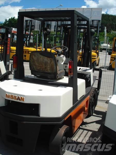 Nissan NH02M20 Περονοφόρα ανυψωτικά κλαρκ - άλλα