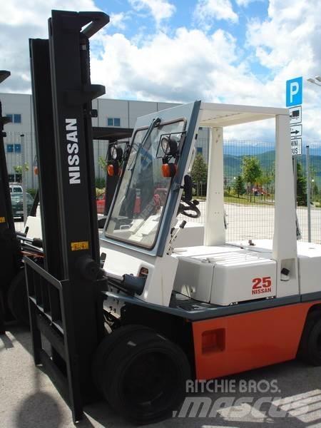 Nissan PH02M25 Περονοφόρα ανυψωτικά κλαρκ - άλλα