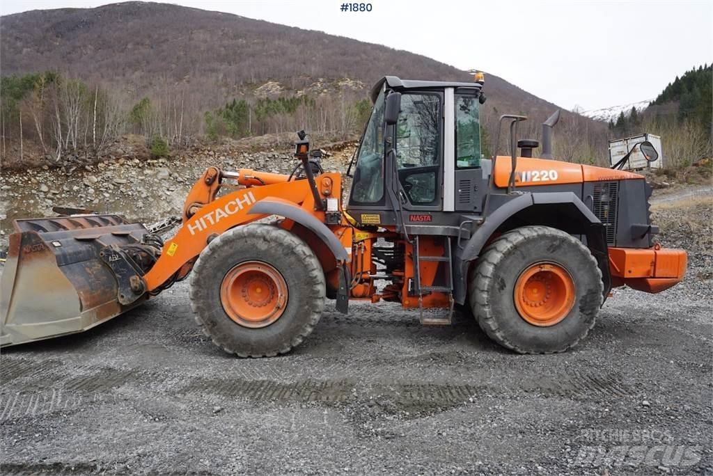 Hitachi ZW220 Φορτωτές με λάστιχα (Τροχοφόροι)