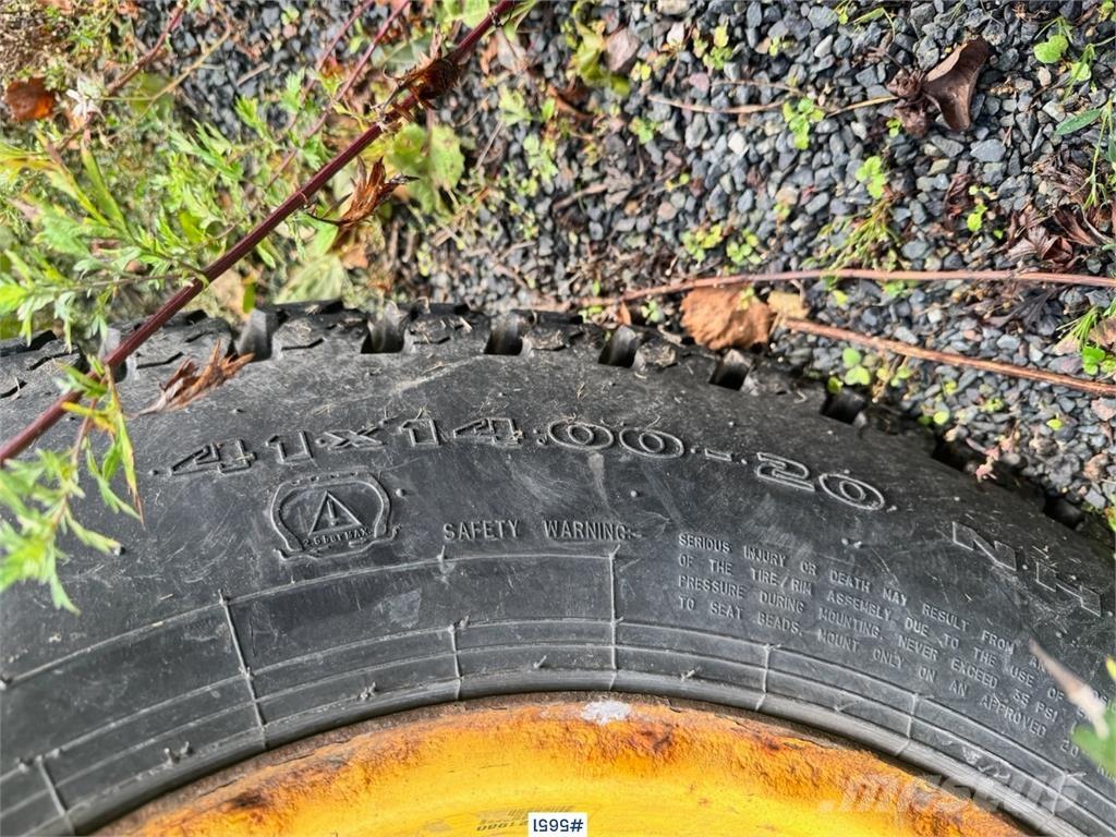 John Deere 3045R Τρακτέρ