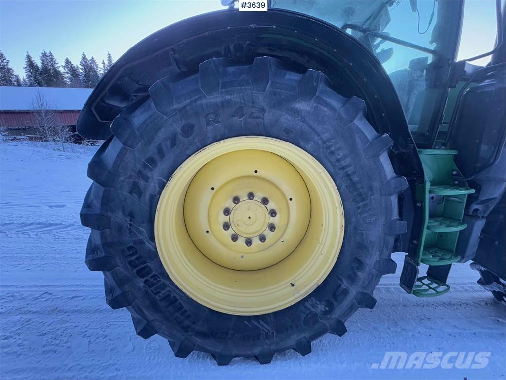 John Deere 6215R Τρακτέρ