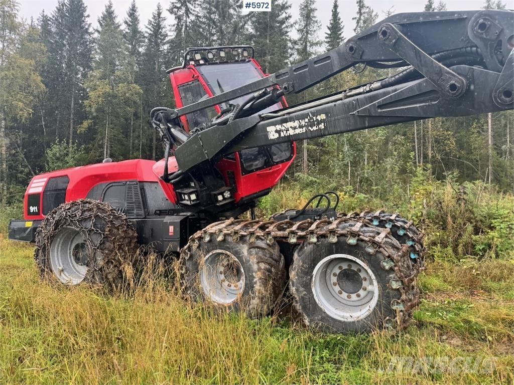 Komatsu 911-6 Θεριζοαλωνιστικές μηχανές