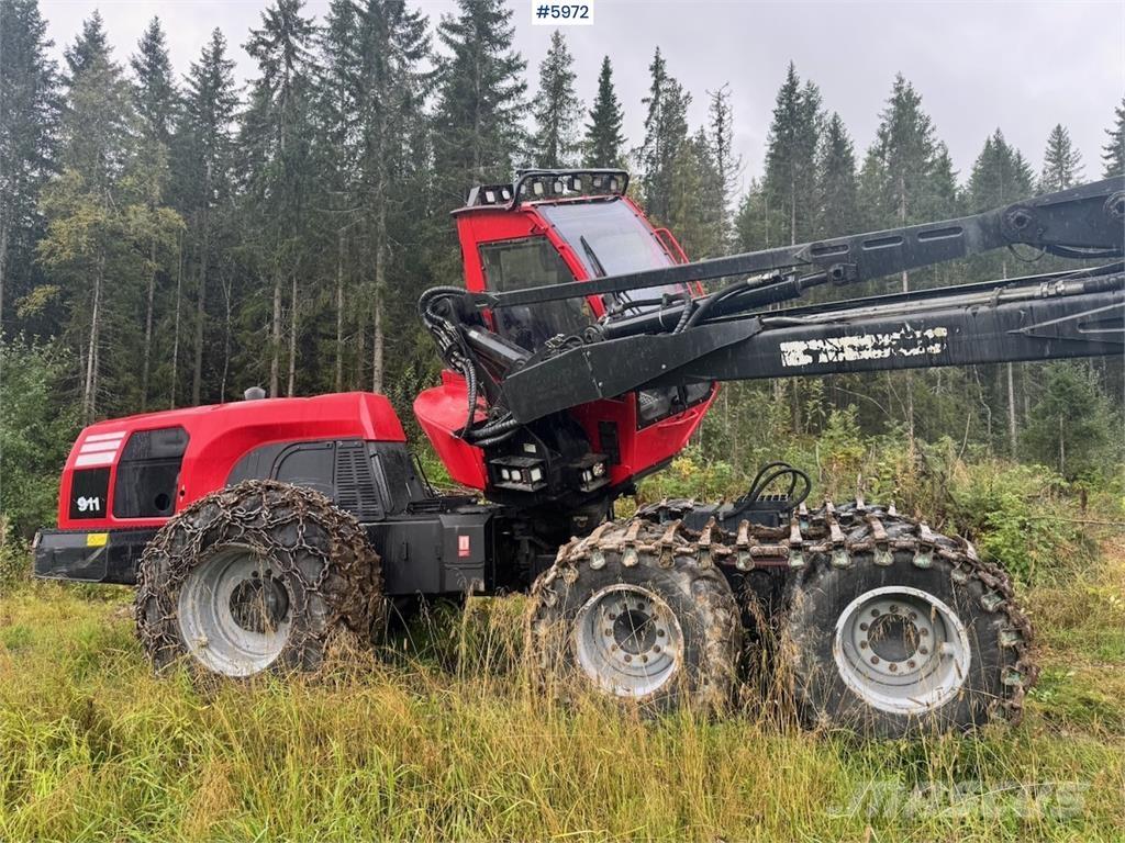 Komatsu 911-6 Θεριζοαλωνιστικές μηχανές