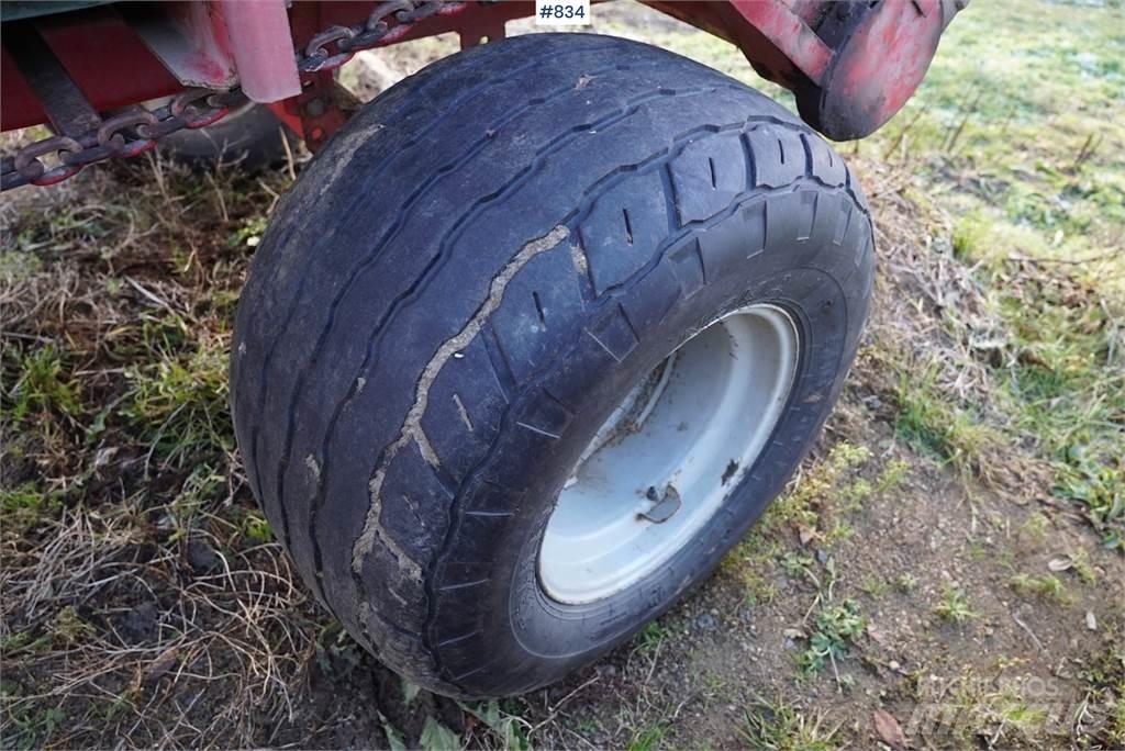 Kverneland UN7000 Βαγόνια χορτονομής