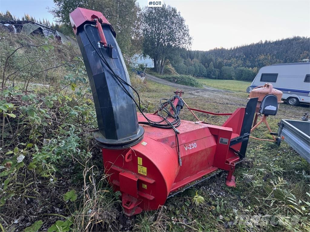 Sisu Handel V-230 Εκχιονιστήρες και χιονοδιώχτες