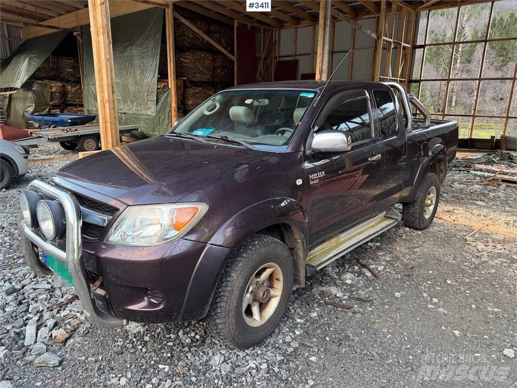 Toyota Hilux Κλούβες με συρόμενες πόρτες