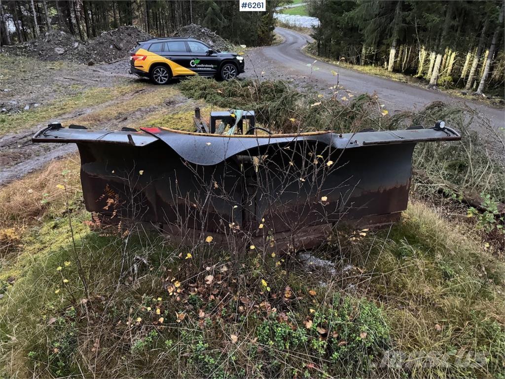 Uni-väg UV-320 Εκχιονιστήρες και χιονοδιώχτες