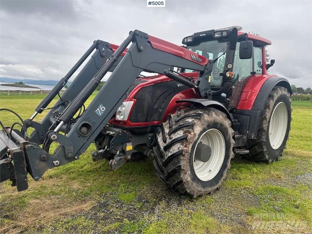 Valtra T213 Τρακτέρ