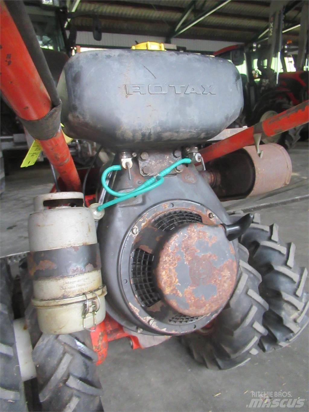 Bucher M 200 Χορτοκοπτικά με καθιστό χειριστή