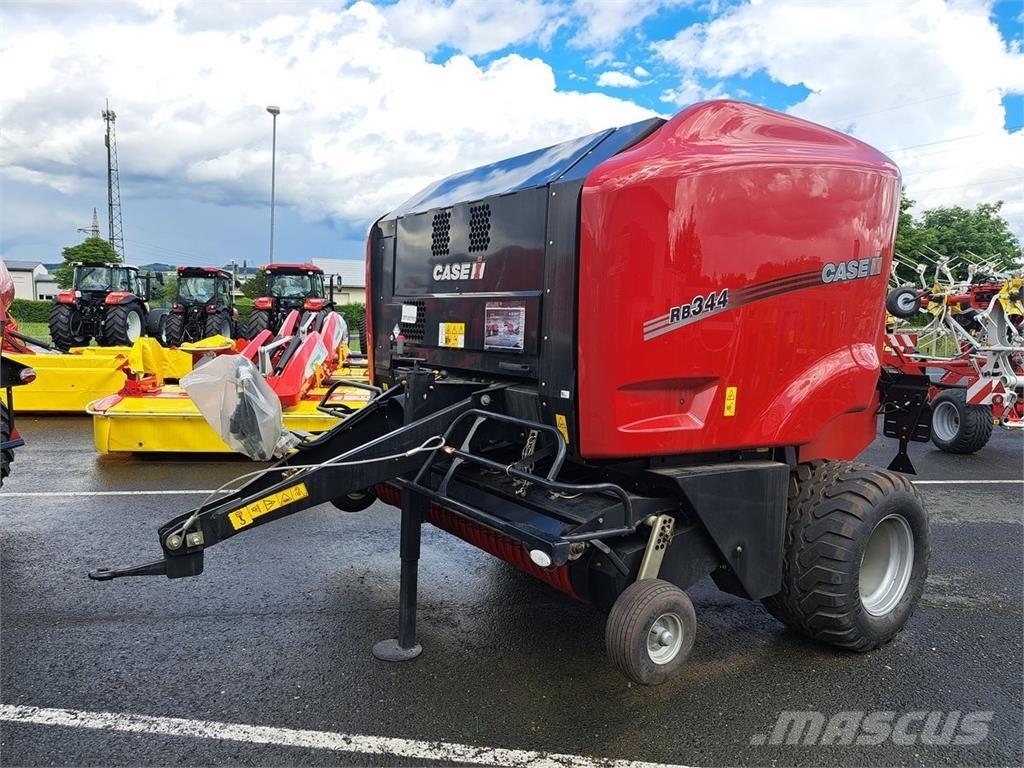 Case IH RB 344 Πρέσες κυλινδρικών δεμάτων