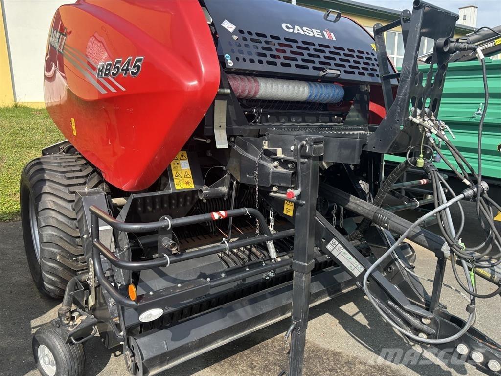 Case IH RB 545 Πρέσες κυλινδρικών δεμάτων