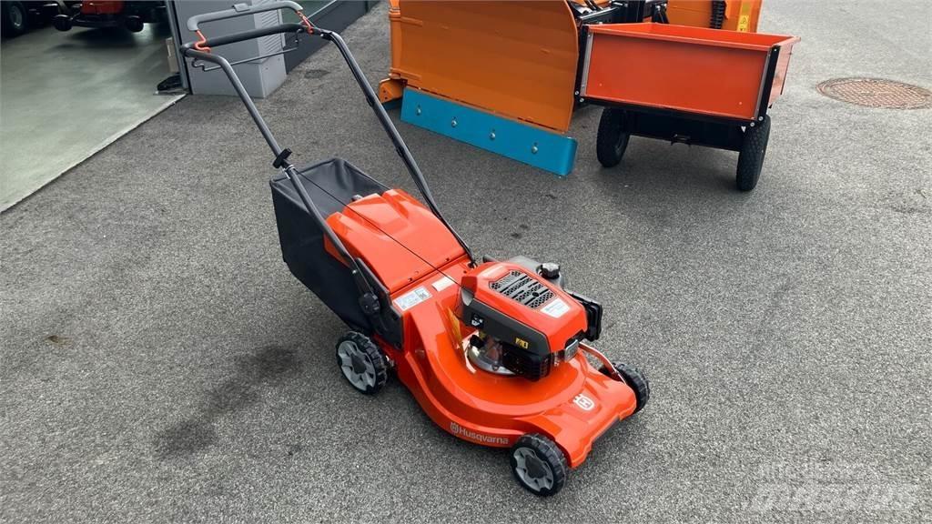 Husqvarna LC 247S Χορτοκοπτικά με καθιστό χειριστή