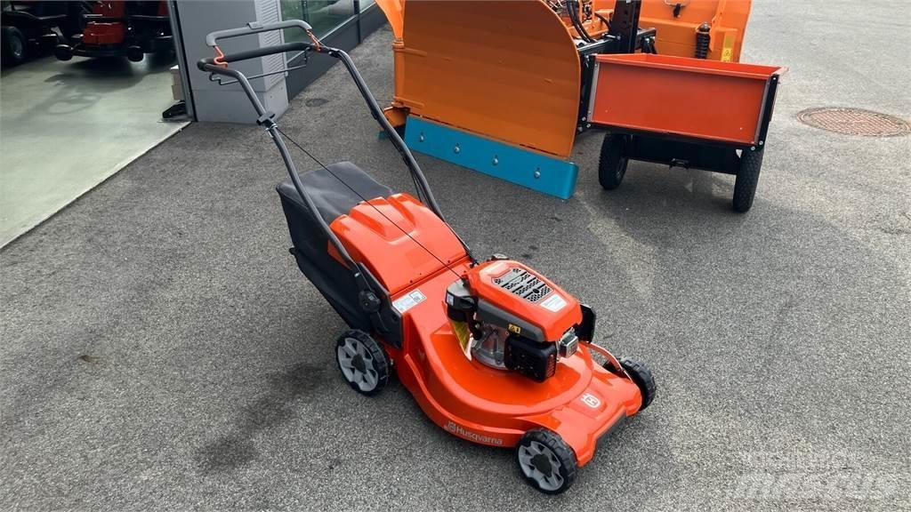 Husqvarna LC 253S Χορτοκοπτικά με καθιστό χειριστή