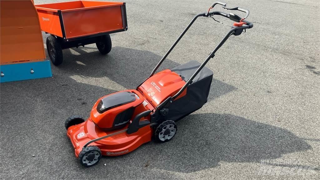 Husqvarna LC 347iVX Χορτοκοπτικά με καθιστό χειριστή