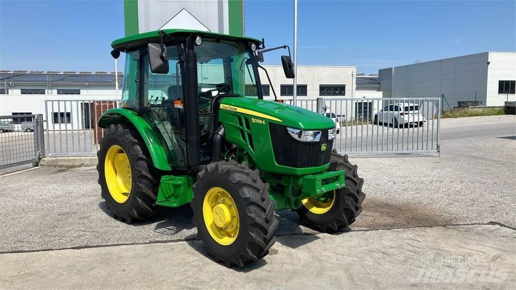 John Deere 5058E Τρακτέρ