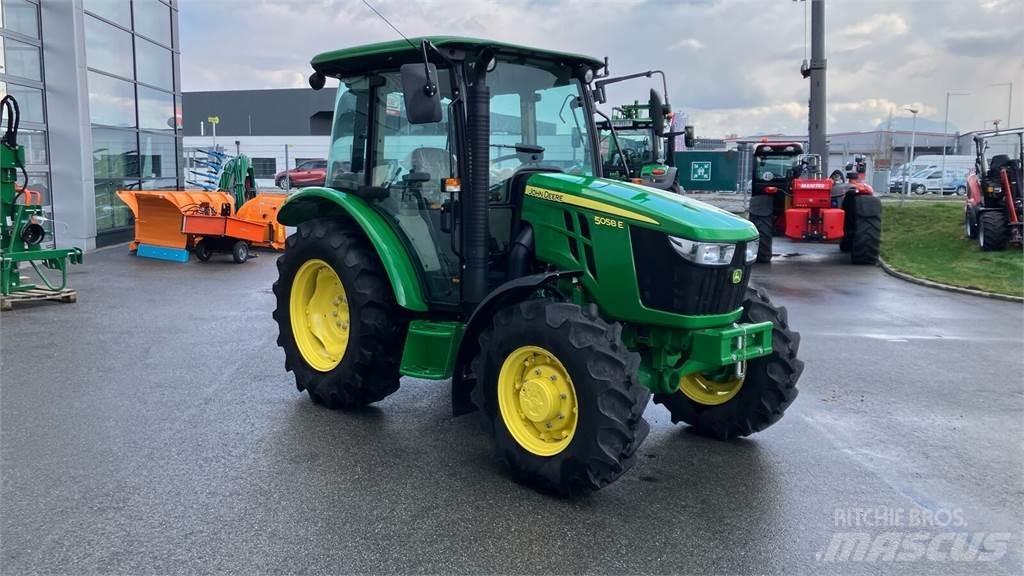 John Deere 5058E Τρακτέρ
